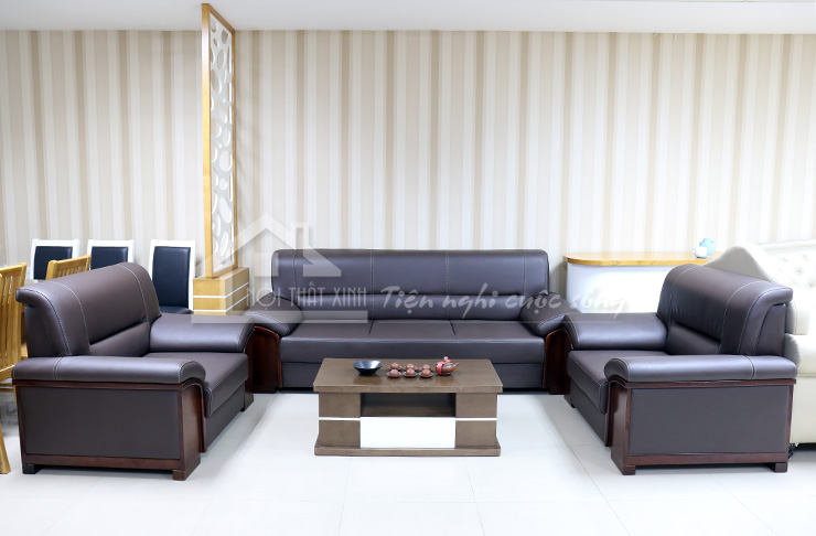 Những mẫu ghế sofa văn phòng thường hay kết hợp với bàn trà gỗ có tính hài hòa về màu sắc