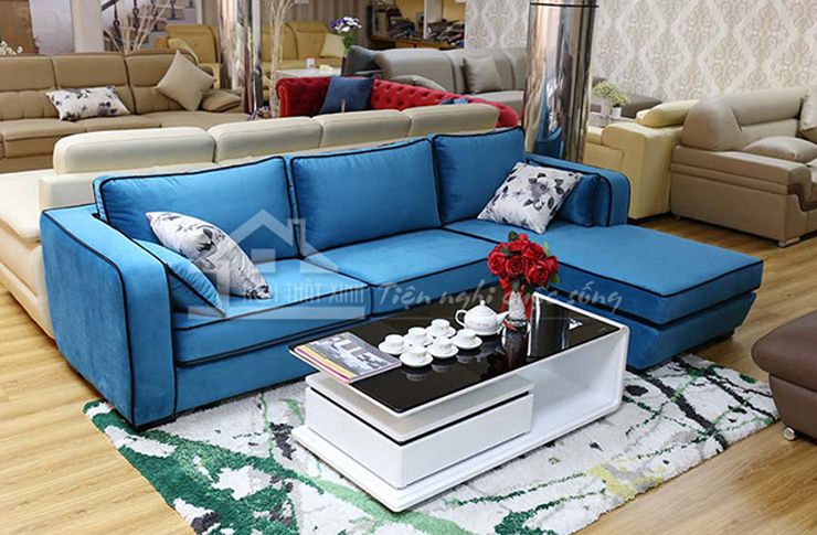 Gam màu xanh của ghế sofa là biểu tượng của người hành Thủy