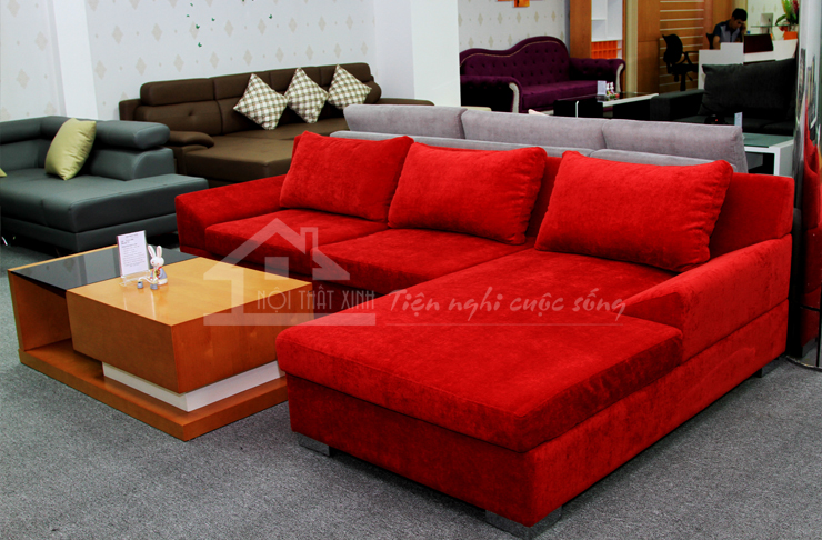 Màu sắc nổi bật, lôi cuốn và sang trọng chính là ưu điểm không thể thiếu của bộ sofa nỉ