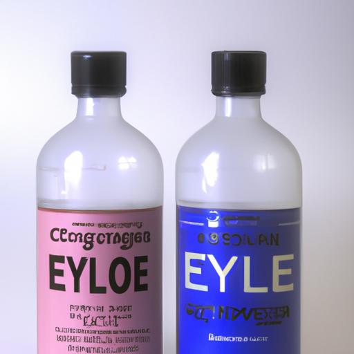 Hai chai được ghi nhãn là 'Etylen Glycol' và 'Propylene Glycol'
