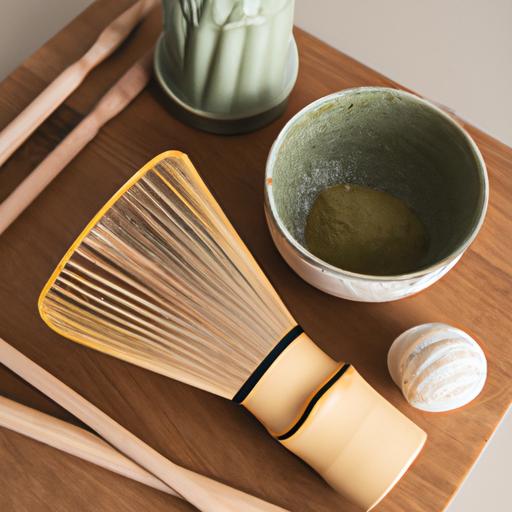 Khay gỗ chứa các dụng cụ phục vụ cho việc pha trà matcha như bát sứ, cây khuấy bằng tre và muỗng đong