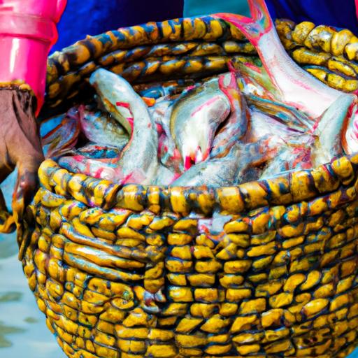 Người bán hàng cầm giỏ cá cơm sống tại chợ địa phương