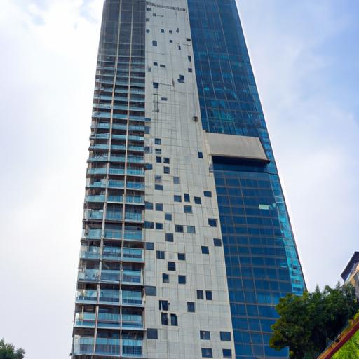 Tòa nhà cao ốc hiện đại trên đường Hai Bà Trưng