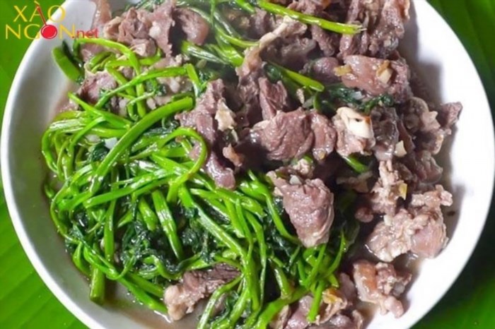 Công thức ướp thịt trâu xào rau muống là một món ăn truyền thống tại Việt Nam, thường được chế biến từ thịt trâu tươi ngon và rau muống xanh mát. Bạn có thể ướp thịt với các gia vị như nước mắm, tỏi, hành, đường và tiêu để tăng thêm hương vị cho món ăn. Sau đó xào thịt với rau muống cho đến khi thịt và rau chín và thưởng thức với cơm nóng là hết sẩy.