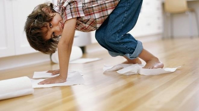 Làm mát sàn là quá trình giảm nhiệt độ và giữ cho không khí mát mẻ, giúp tăng độ thoải mái và tiết kiệm năng lượng trong môi trường sống và làm việc.