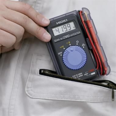 Đồng hồ vạn năng 3244-60 Hioki là một sản phẩm tiện dụng và thông minh, được thiết kế nhỏ gọn để loại bỏ túi, giúp người dùng dễ dàng mang theo và sử dụng bất cứ khi nào cần thiết.