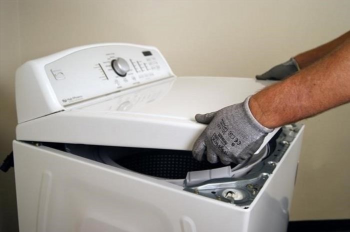 Chương trình cài đặt trong máy giặt bị lỗi có thể gây ra sự cố khiến cho máy không thể hoạt động được, gây ra sự bất tiện và khó khăn trong việc giặt giũ của người sử dụng.