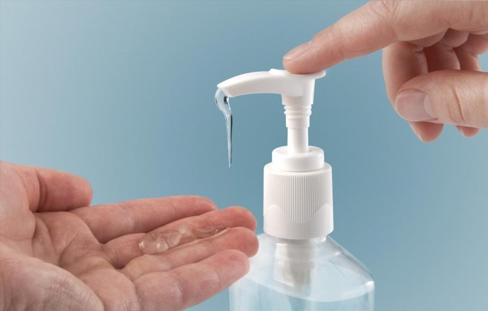 Nước rửa tay diệt khuẩn là sản phẩm chăm sóc sức khỏe và vệ sinh cá nhân, giúp loại bỏ hoàn toàn vi khuẩn và virus trên tay, tăng cường sức đề kháng và phòng ngừa bệnh tật.
