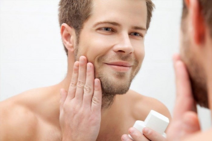 Chăm sóc làn da của bạn là rất quan trọng để giữ cho nó khỏe mạnh và tràn đầy sức sống, đặc biệt là trong môi trường ô nhiễm và ánh nắng mặt trời gây hại. Hãy sử dụng các sản phẩm chăm sóc da phù hợp và thường xuyên làm sạch da để ngăn ngừa mụn và lão hóa da.