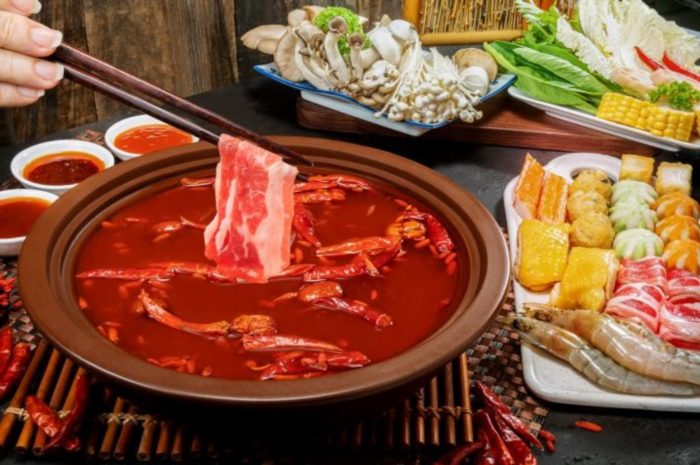 Nước lèo toàn diện Barona - Lẩu Tứ Xuyên mang đến sự ngon miệng đặc trưng, đậm đà, thơm ngon đậm chất Trung Quốc.