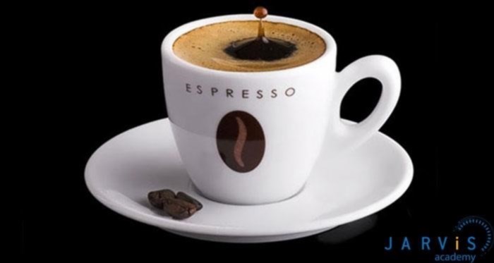 Cafe Espresso là một loại đồ uống cà phê đặc biệt được pha chế bằng cách đẩy nước nóng dưới áp lực cao qua lớp cà phê rang xay nhỏ, tạo ra một tách cà phê đậm đà và đầy hương vị.