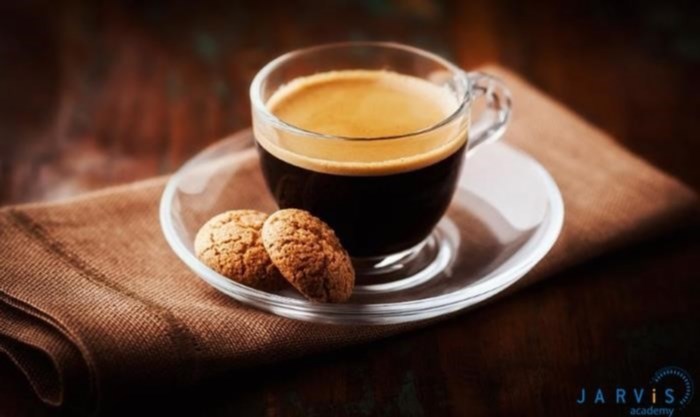 Ngoài cách pha cafe espresso bằng máy, bạn còn có thể thử pha bằng tay với 2 cách pha khác nhau là phương pháp phin và phương pháp Moka.
