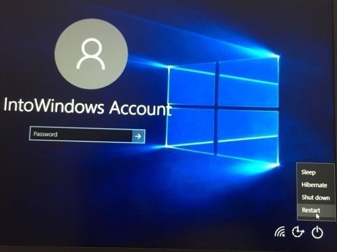 Để khởi động Windows 10 ở chế độ Safe Mode từ màn hình Login, trước tiên bạn cần nhấn và giữ phím Shift trên bàn phím, sau đó nhấn nút Power và chọn Restart. Khi máy tính khởi động lại, bạn hãy chọn Troubleshoot, tiếp theo là Advanced options và cuối cùng chọn Startup Settings để thực hiện khởi động ở chế độ Safe Mode.