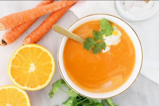 Viết lại: Cách chế biến cà rốt cho bé ăn thức ăn dặm với món súp cà rốt có kết hợp với cam.