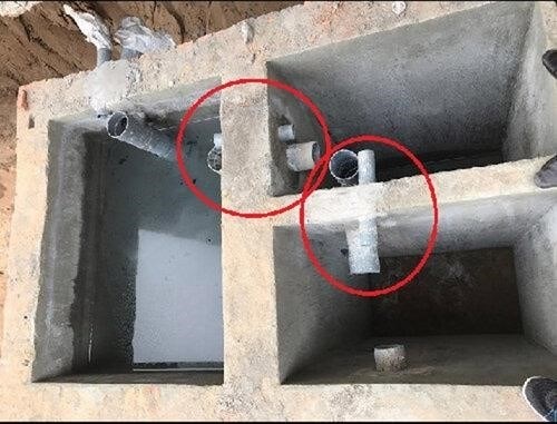 Việc đặt ống thoát nước cho hầm tự hoại là cần thiết để hệ thống thoát nước hoạt động tốt, tránh tình trạng ngập úng và mùi hôi khó chịu trong khu vực xung quanh.