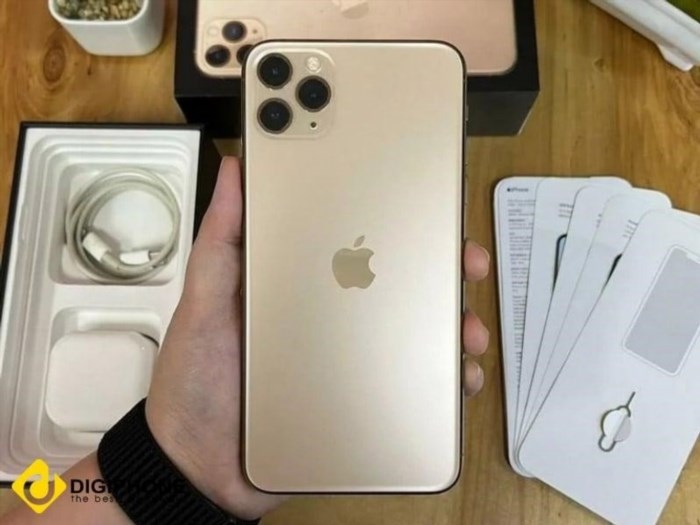 3 chiếc iPhone 11 Pro Max màu vàng đồng - Gold là phiên bản cao cấp của Apple, với thiết kế sang trọng và hiện đại, cùng với nhiều tính năng đáng chú ý và màn hình Super Retina XDR siêu nét.