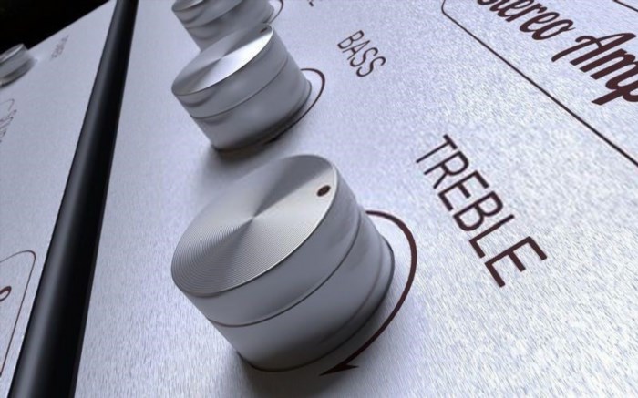 Nếu bạn muốn chỉnh bass treble cho loa nhanh chóng và đơn giản, hãy dùng các nút điều khiển trên loa hoặc sử dụng phần mềm điều khiển âm thanh trên điện thoại hoặc máy tính để bàn.