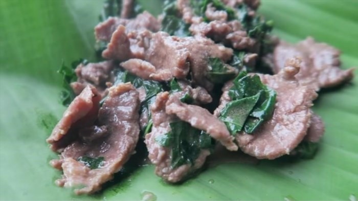 Thịt bò xào lá lốt có hương vị đặc biệt ngọt và dai.