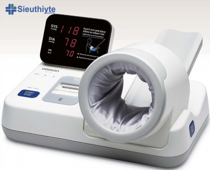 Máy đo huyết áp tự động là thiết bị y tế đa năng, giúp đo lường áp suất máu một cách tự động và chính xác, hỗ trợ các bác sĩ và người bệnh trong việc theo dõi tình trạng sức khỏe và hạn chế các biến chứng liên quan đến huyết áp cao.