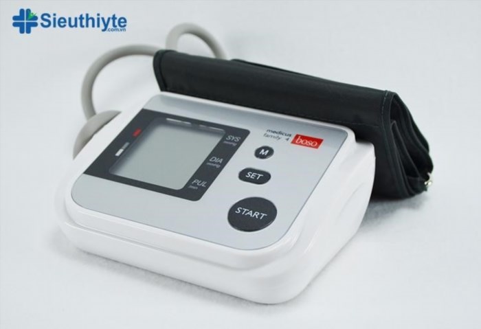 Nếu bạn đang phân vân không biết nên mua loại máy đo huyết áp nào thì máy đo huyết áp điện tử bắp tay Boso Medicus Vital là một lựa chọn tốt. Đây là một thiết bị chính xác và đáng tin cậy, được thiết kế nhỏ gọn và dễ sử dụng. Bên cạnh đó, máy còn có nhiều tính năng hữu ích như khả năng lưu trữ dữ liệu và hiển thị kết quả rõ ràng trên màn hình.