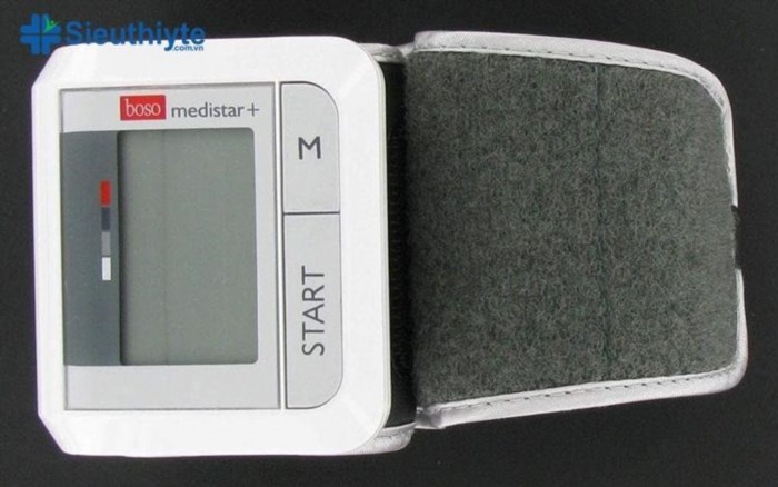 Máy đo huyết áp Boso Medistar + được đánh giá là loại máy đo huyết áp tốt nhất hiện nay, với độ chính xác cao và tính năng đo được cả huyết áp tâm thu và tâm trương, giúp người dùng theo dõi sức khỏe và phòng ngừa các bệnh liên quan đến huyết áp.