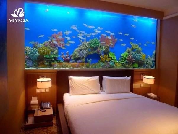 Tránh đặt bể cá cảnh trong phòng ngủ vì nó có thể gây ảnh hưởng đến giấc ngủ của bạn, do âm thanh và ánh sáng của bể cá cảnh có thể làm giảm chất lượng giấc ngủ của bạn.