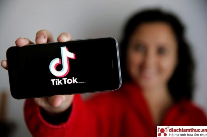 Ứng dụng Tiktok là một nền tảng video ngắn được sử dụng rộng rãi trên toàn thế giới, cho phép người dùng tạo và chia sẻ những video ngắn vui nhộn, sáng tạo và gây nhiều ấn tượng.