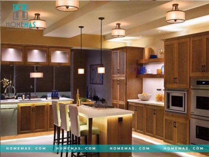 Để tạo ra một không gian nhà bếp đẹp đơn giản, bạn có thể kết hợp ánh sáng tự nhiên và đèn, giúp tăng cường ánh sáng và tạo điểm nhấn cho không gian.