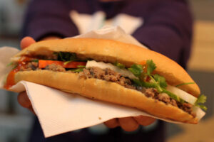 Cách làm bánh mì ba tê