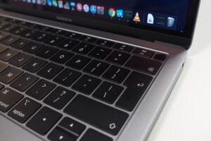 Lỗi bàn phím trên macbook